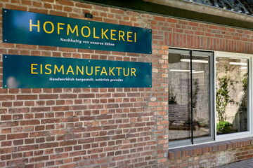 Panoramafenster zur Eismanufaktur Panoramafenster zur Eismanufaktur